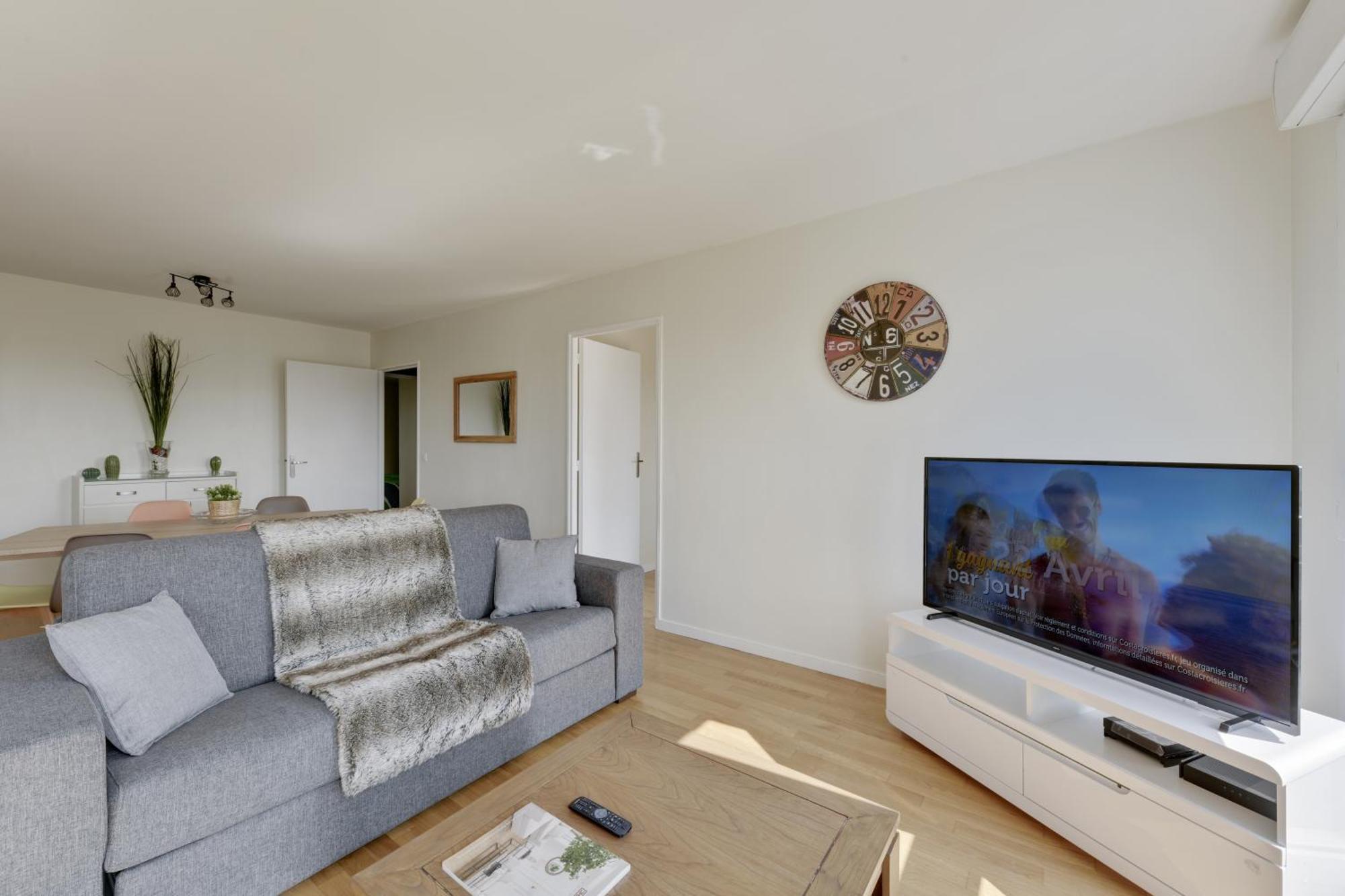 Chic Apartment With Superb View Of The Eiffel Tower 생드니 외부 사진