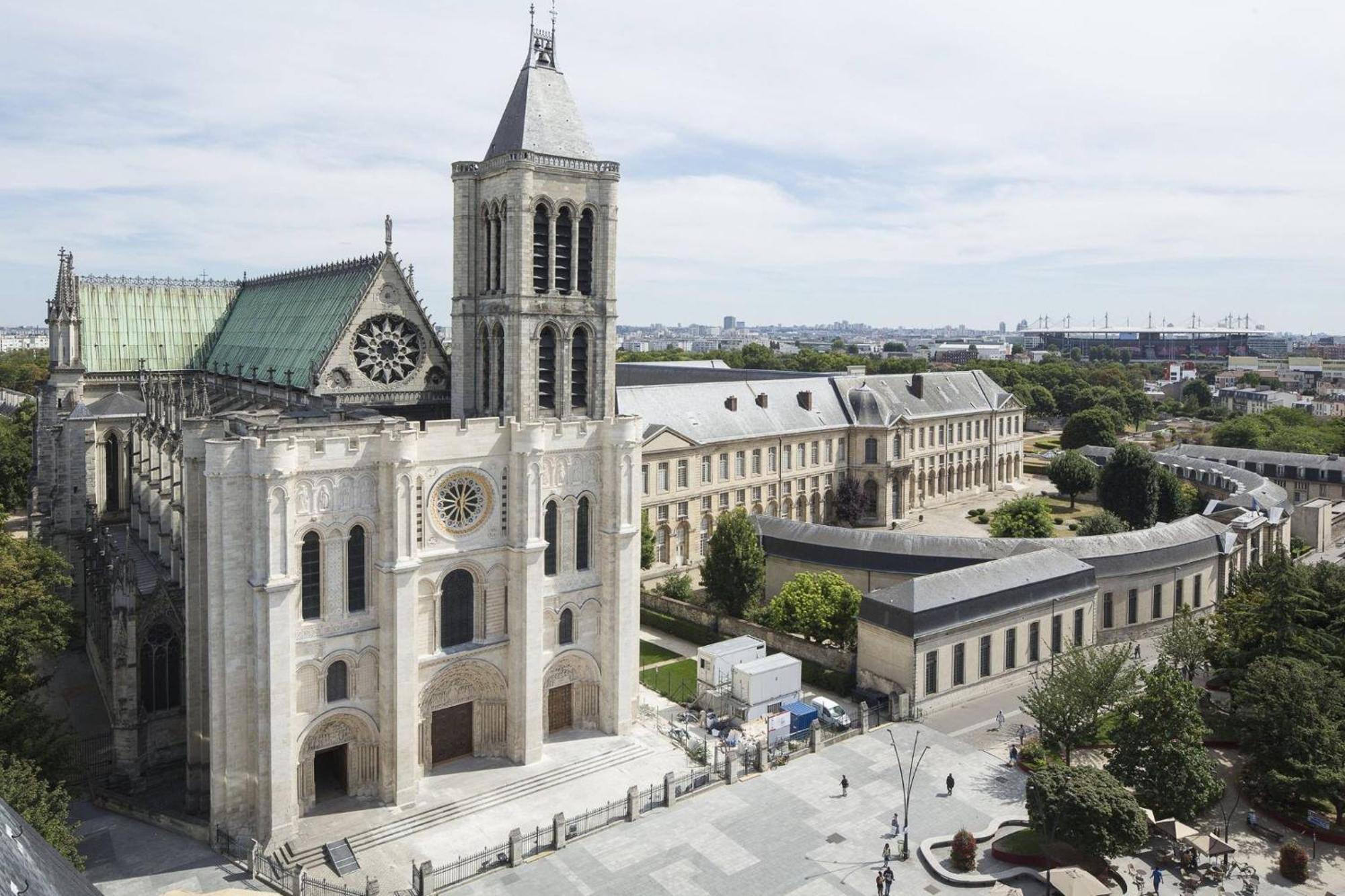 Chic Apartment With Superb View Of The Eiffel Tower 생드니 외부 사진