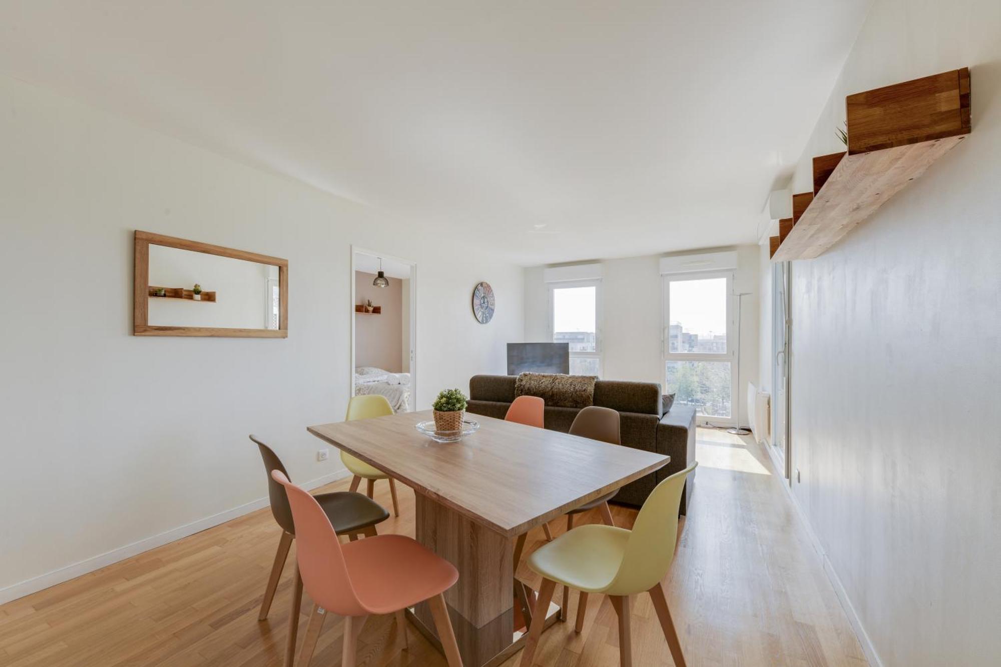 Chic Apartment With Superb View Of The Eiffel Tower 생드니 외부 사진